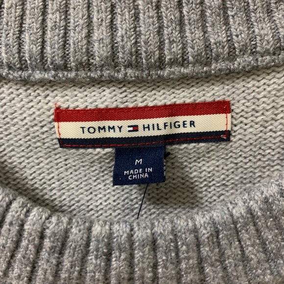 Tommy Hilfiger “Tommy” Script Sweater - Monochromatic Grey - Picture 4 of 7